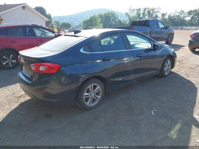 2017 CHEVROLET CRUZE LT AUTO 4