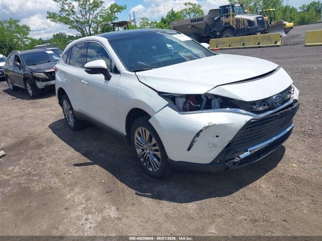 2024 TOYOTA VENZA LIMITED - 1