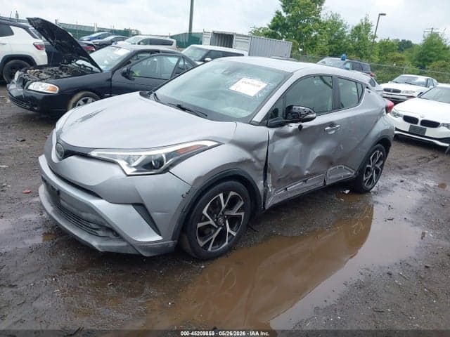 2019 TOYOTA C-HR XLE 2