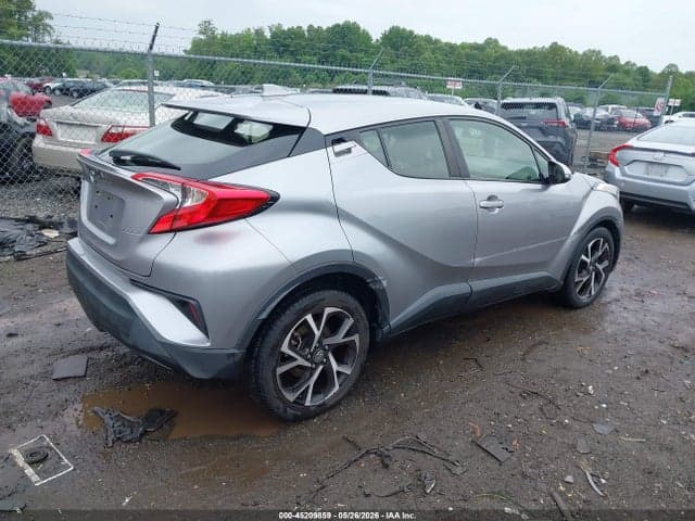 2019 TOYOTA C-HR XLE 4
