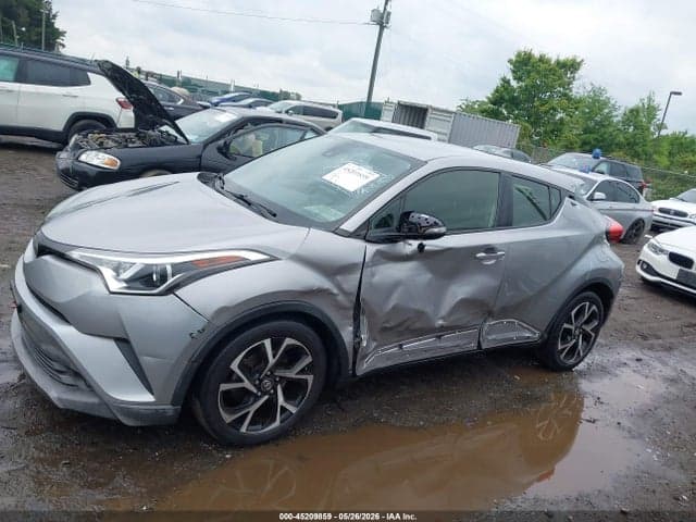 2019 TOYOTA C-HR XLE 6