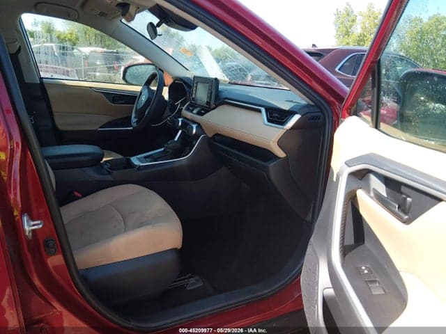 2019 TOYOTA RAV4 LE 5