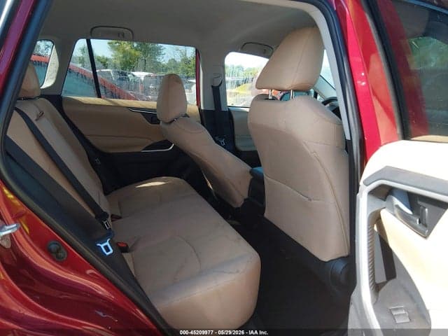 2019 TOYOTA RAV4 LE 8