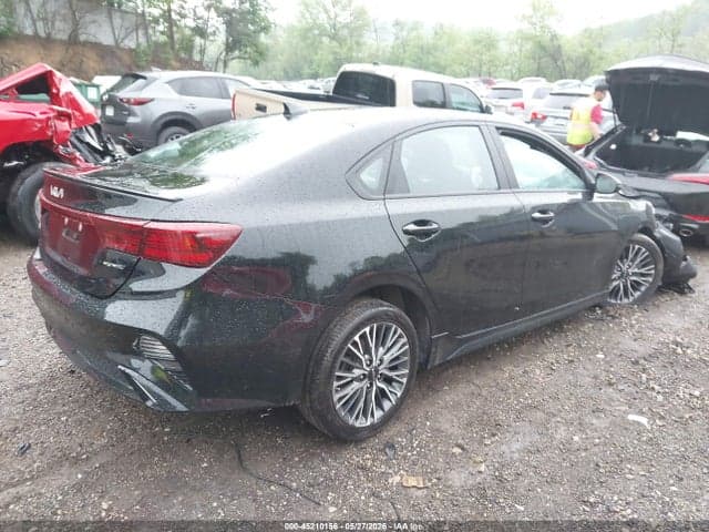 2023 KIA FORTE GT-LINE 4