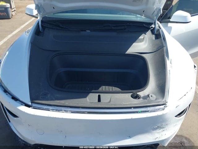 2026 TESLA MODEL Y 10