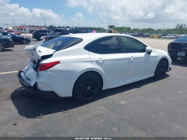 2025 TOYOTA CAMRY SE 4