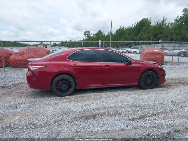 2018 TOYOTA CAMRY SE 13