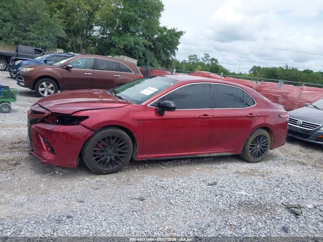 2018 TOYOTA CAMRY SE 14
