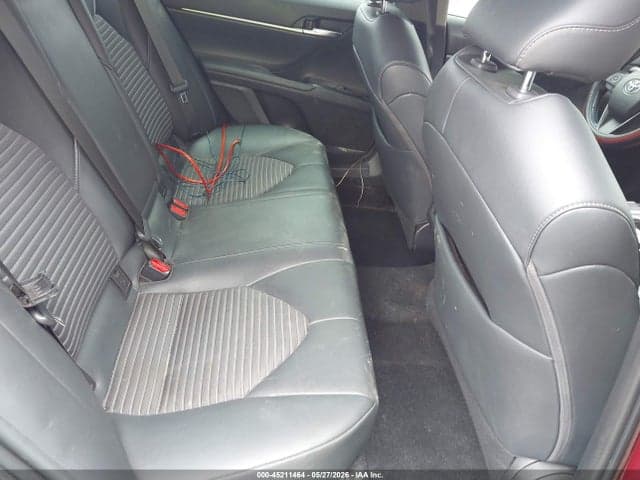 2018 TOYOTA CAMRY SE 8