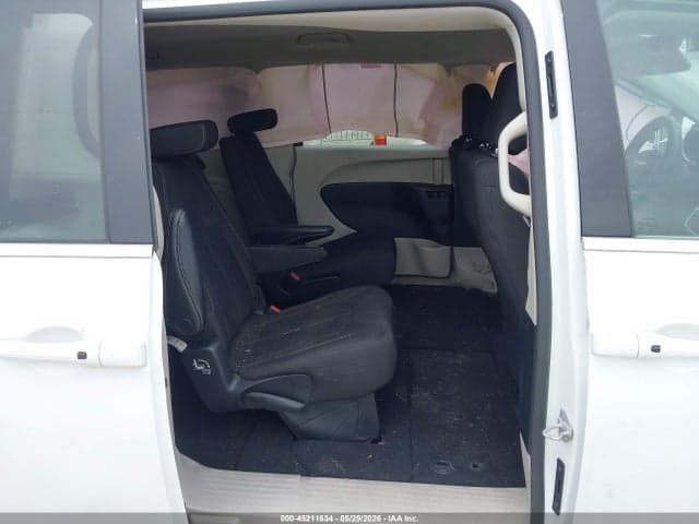 2023 CHRYSLER VOYAGER LX 8