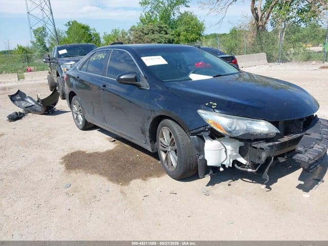 2017 TOYOTA CAMRY SE - 1