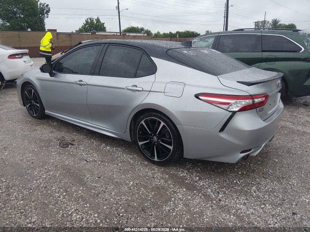 2020 TOYOTA CAMRY XSE AWD 3