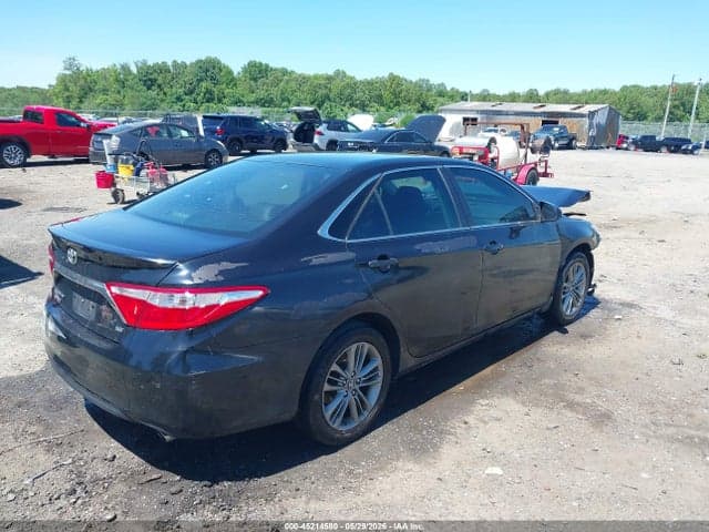 2017 TOYOTA CAMRY SE 4