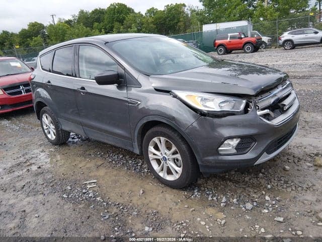 2019 FORD ESCAPE SE 1
