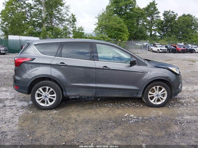 2019 FORD ESCAPE SE 13