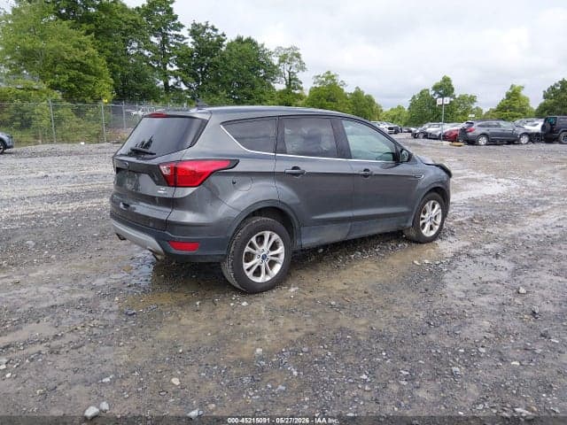 2019 FORD ESCAPE SE 4
