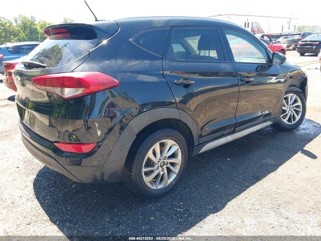 2017 HYUNDAI TUCSON SE 4