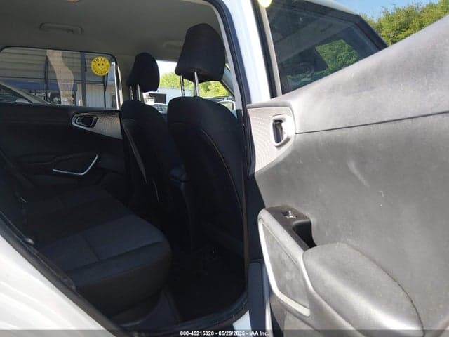 2022 KIA SOUL LX 8