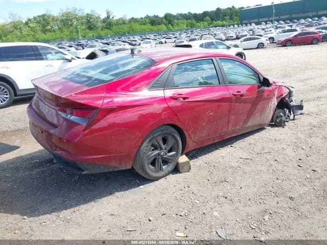 2023 HYUNDAI ELANTRA SEL 4