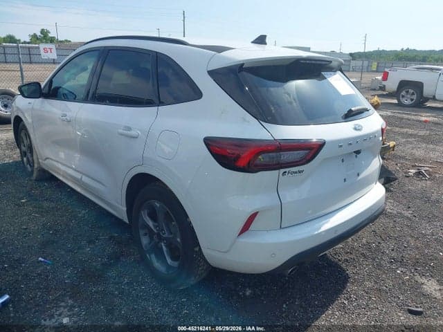 2023 FORD ESCAPE ST-LINE 3