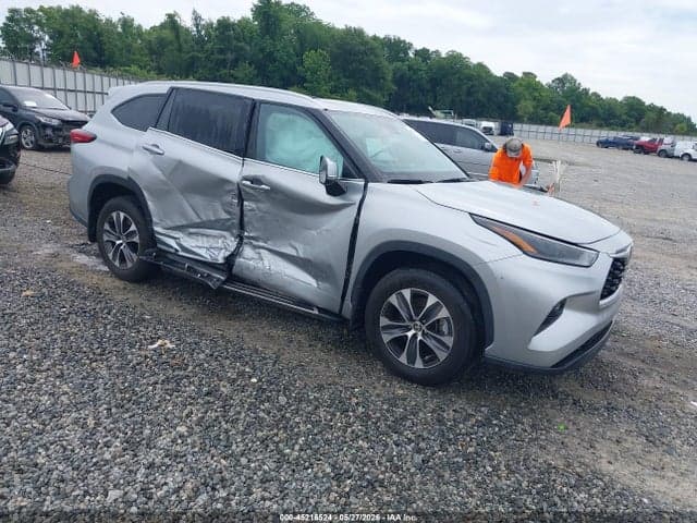 2023 TOYOTA HIGHLANDER XLE - 1