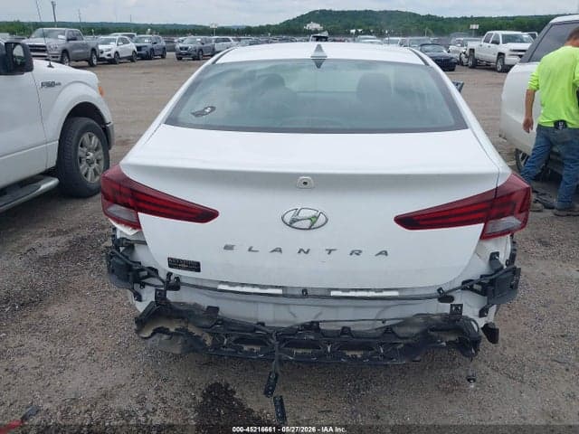 2020 HYUNDAI ELANTRA SEL 17