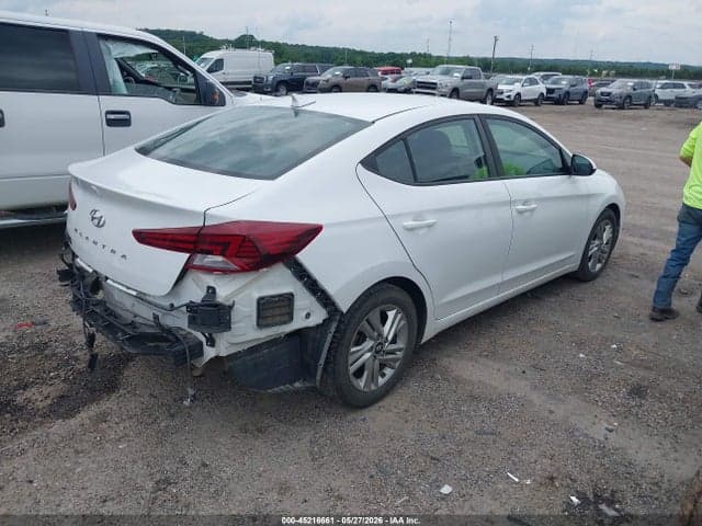2020 HYUNDAI ELANTRA SEL 4