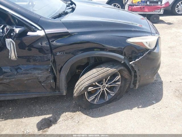 2017 INFINITI QX30 LUXURY 19