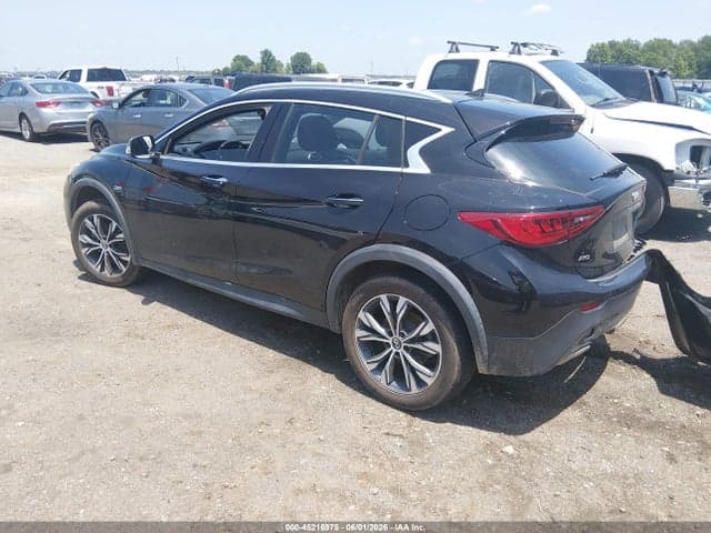 2017 INFINITI QX30 LUXURY 3