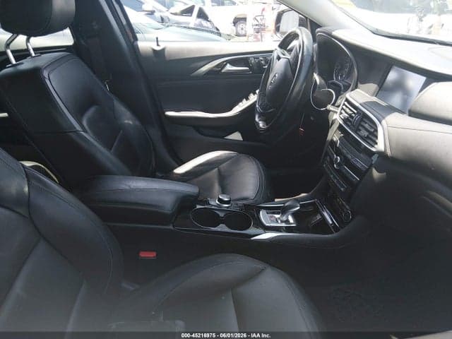 2017 INFINITI QX30 LUXURY 5