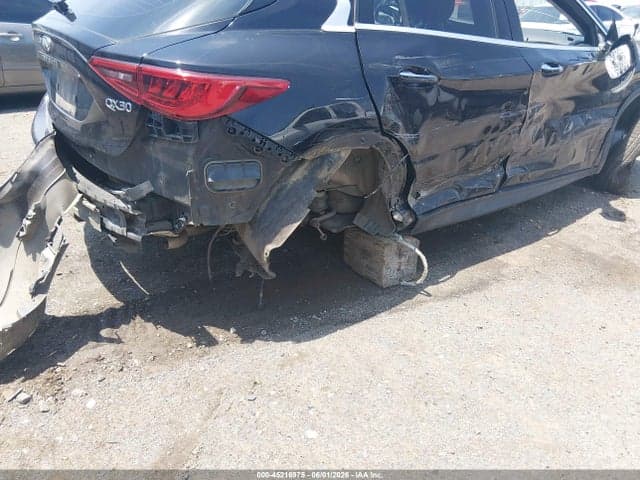 2017 INFINITI QX30 LUXURY 6