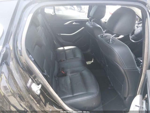 2017 INFINITI QX30 LUXURY 8
