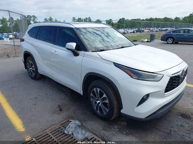 2021 TOYOTA HIGHLANDER XLE - 1