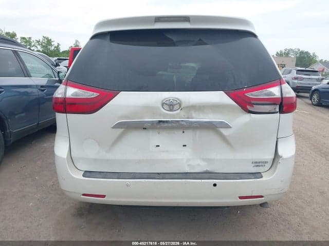 2017 TOYOTA SIENNA LIMITED PREMIUM 7 PASSENGER 17