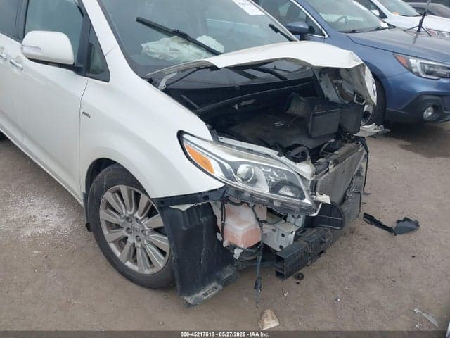 2017 TOYOTA SIENNA LIMITED PREMIUM 7 PASSENGER 19