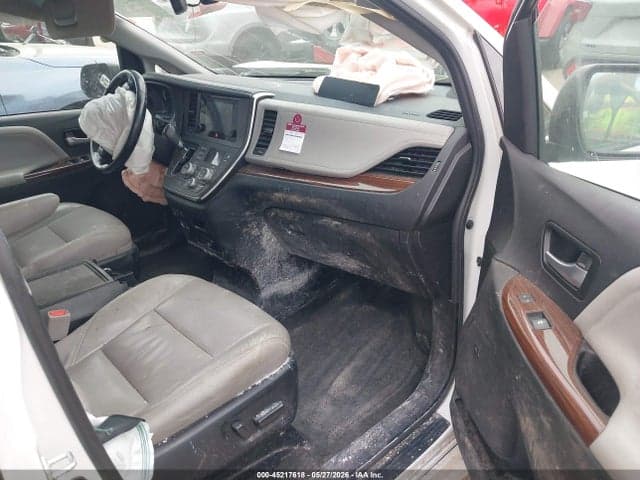 2017 TOYOTA SIENNA LIMITED PREMIUM 7 PASSENGER 5