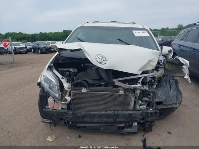 2017 TOYOTA SIENNA LIMITED PREMIUM 7 PASSENGER 6