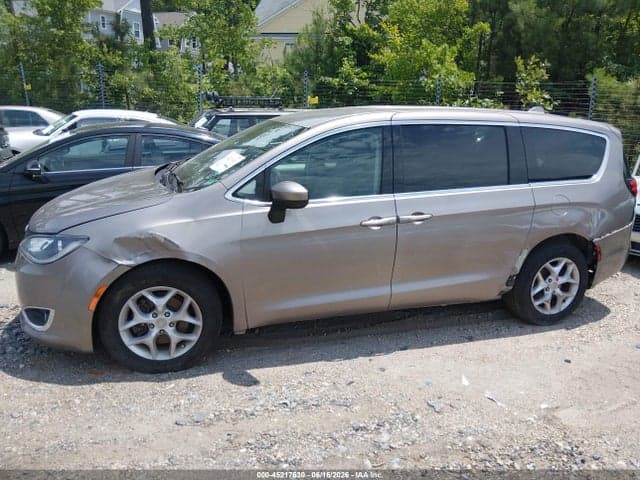 2017 CHRYSLER PACIFICA TOURING PLUS 6
