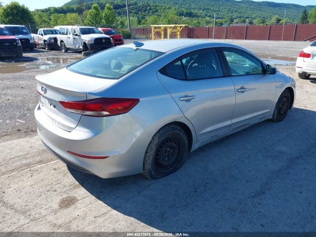 2017 HYUNDAI ELANTRA SE 4