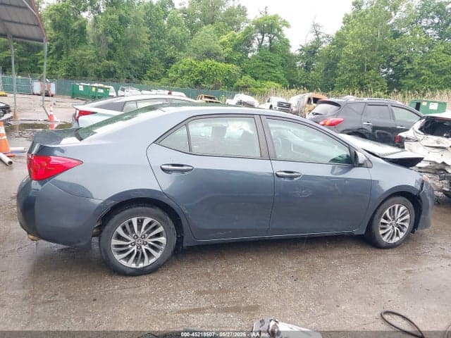 2017 TOYOTA COROLLA XLE 14