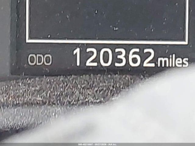2017 TOYOTA COROLLA XLE 16