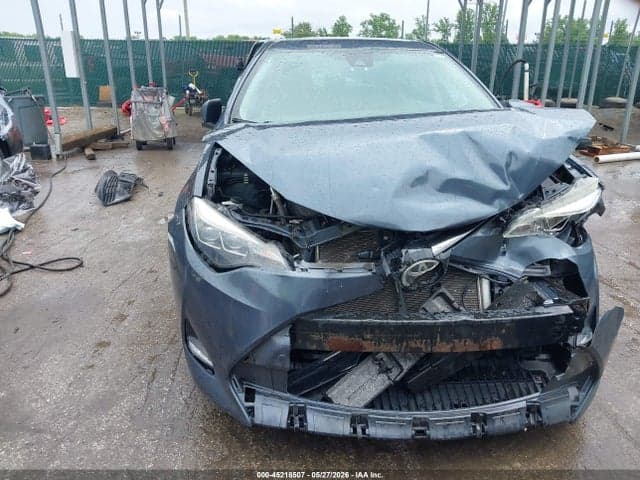 2017 TOYOTA COROLLA XLE 6