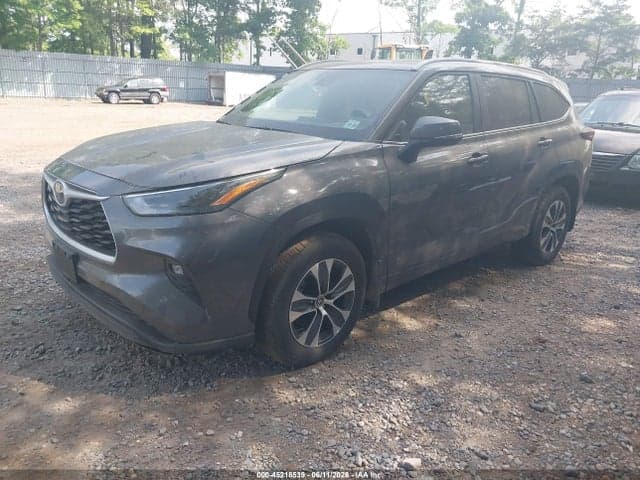 2024 TOYOTA HIGHLANDER XLE 2