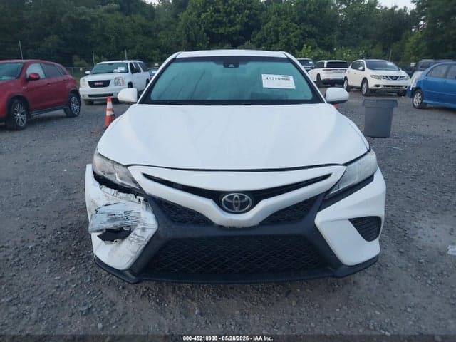 2018 TOYOTA CAMRY SE 12