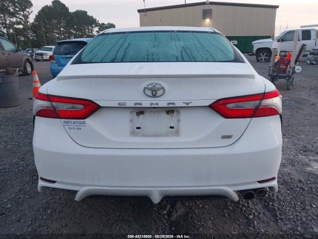 2018 TOYOTA CAMRY SE 16