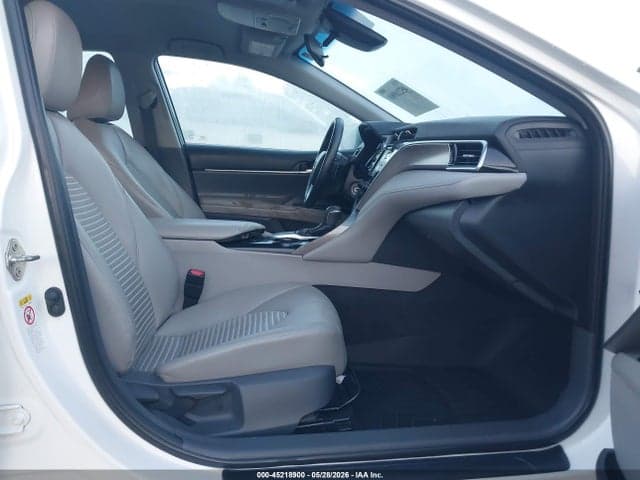 2018 TOYOTA CAMRY SE 5