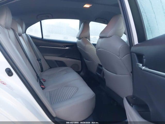 2018 TOYOTA CAMRY SE 8