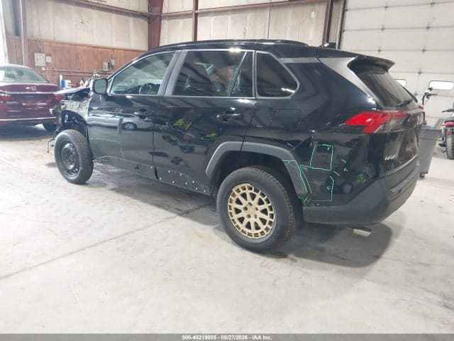 2020 TOYOTA RAV4 LE 3