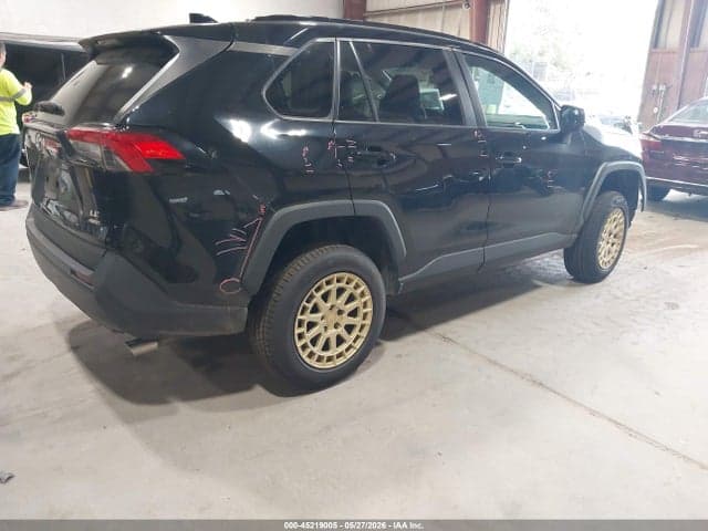 2020 TOYOTA RAV4 LE 4
