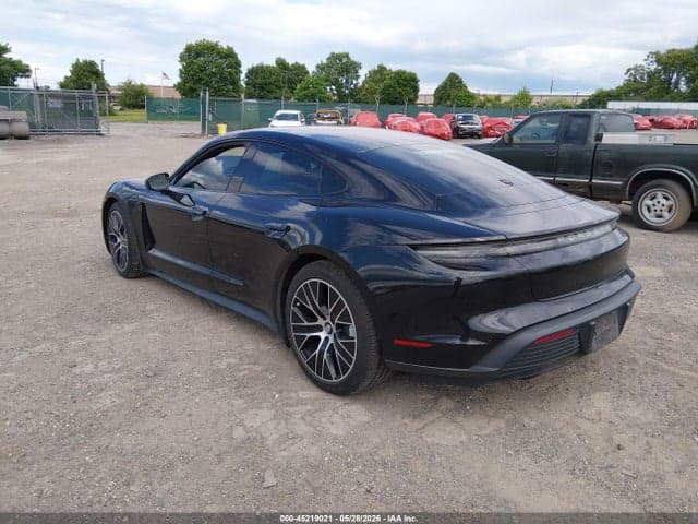 2021 PORSCHE TAYCAN 3